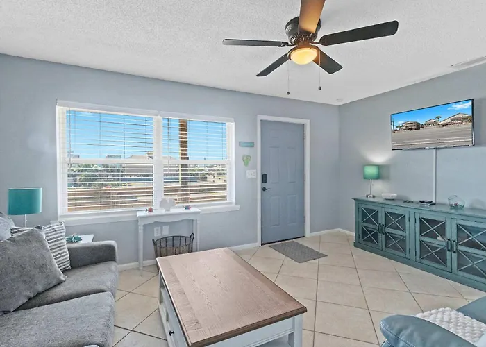 Group Escape Book 3 Near & Hangout * Gulf Shores